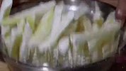土豆切成条放冰箱里，太厉害了，老保姆拿手绝活，上桌就光盘