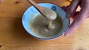 烙饼又干又硬还不起层，只要记住这个和面比例，放凉了也不会变硬