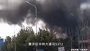 郑州一加油站爆炸？消防通报：谣言！系仓库起火