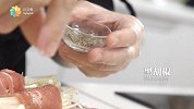 【日日煮】烹饪短片 - 金针菇猪肉卷配煎南瓜