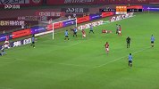 一方客场逃过一劫！埃尔克森鱼跃冲顶砸中横梁弹出