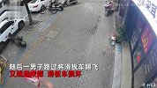 男子路上粗暴踢飞踩坏滑板，大声叫嚣恐吓，孩子吓哭家长报警
