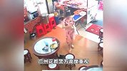 广州警方：“在餐厅投放不明物品”女子被抓，有顾客疑似食用含洗涤剂食品