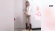 小孩跳热舞，校服爆改辣妹装，“这是正经业务吗”？