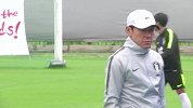 输球阴云笼罩！韩国恢复训练 申台龙满脸凝重