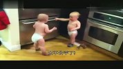 搞笑-20120320-恶搞双胞胎宝宝对话香港脚版