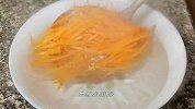饭店的凉拌豆腐皮为啥好吃，其实做法很简单，5分钟就能轻松搞定