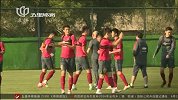 国足-16年-于海队内过生日 张玉宁发型成焦点-新闻