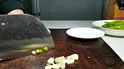 鸡胸肉做的青椒肉丝，成本不到8块钱，肉丝鲜香滑嫩，太好吃了