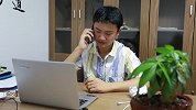 兄弟落难时男子冷嘲热讽，事业失利后才知友情的可贵！