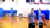 街球-13年-13年ballislife全美扣篮大赛冠军Zach Lavine健身房疯狂背后暴扣集锦-专题