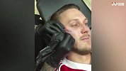 兑现承诺！俄罗斯淘汰西班牙后 死忠球迷在脸上纹身庆祝