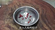 天冷了，来碗小米粥暖暖胃，营养美味，做法简单，喝上一口暖乎乎
