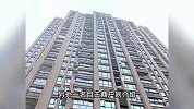 杭州9岁男孩疑从27楼坠亡，目击者：当时风很大，家长哭晕过去
