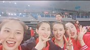 龚翔宇Vlog：江苏女排赛场上下反差萌 决赛前全员化妆打气