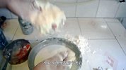 【不作会死】油炸世界最臭的鲱鱼罐头 配合崂山矿泉水强力辅助