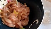 喜欢吃炸鸡柳不用再出去买了，自己在家做，肉质鲜嫩，健康又干净
