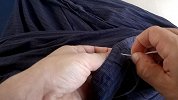 这创意缝扣子神器，不用针线1分钟缝好，手残党也能轻松搞定