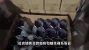 咖啡造假窝点挨着旱厕：异味扑鼻，糖浆全是霉斑