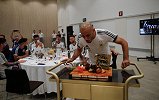 小马哥34岁生日全队为其庆生 319场后点球破门成巴萨绝唱