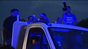 衣锦还乡！迪巴拉回到家乡享受英雄待遇 警车开道+民众夹道欢迎