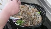 砂锅焗江白虾一看就会做的砂锅焗海鲜，江白虾原汁原味不加一滴水
