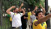 终于扬眉吐气了！费迪南德街头偶遇球迷唱跳助威英格兰