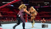 WWE-18年-RAW第1299期：女子单打赛 娜塔莉亚VS曼迪罗斯-单场