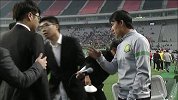 亚冠-14赛季-小组赛-第6轮-赛前北京记者对张晓斌采访被韩国工作人员打断-花絮