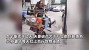 夫妻破产欠8位数巨债，50岁妻子每天扛上百斤货还债，丈夫：都是她干