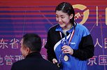 全锦赛5项冠军已经出炉 刘国梁为陈梦颁发女单冠军奖杯
