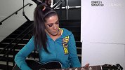 WWE-18年-混合双打锦标赛第一周：伊莱亚斯教贝莉如何演奏吉他