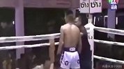 UFC赛场的搞笑瞬间！千万要忍住 裁判太倒霉了