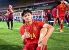 《国奥点将台》00后铁卫蒋圣龙 攻防俱佳用头护球致敬特里