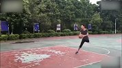 单腿打球励志哥！完美诠释什么叫做因为热爱