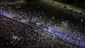 不眠之夜！凌晨3点的阿根廷 数十万名球迷“围堵”蓝白军团大巴