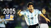 2005年的今天：梅西独揽金球+金靴 率阿根廷问鼎世青赛冠军