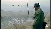 渔村夫妻码头开面馆，味美料足火爆十几年，渔民出海吃一生平安