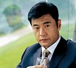 他比吴京还能打，娶个丑妻20年不离不弃，如今退居幕后生活变这