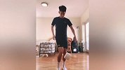 颠卫生纸挑战来新人了 鲁能小将何小珂这波够SWAG吗