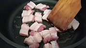 立冬后多吃萝卜，加3两油豆腐，入锅简单做，下饭又下酒，太香了