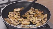 鸡肉蘑菇杂烩，口感丰富，营养丰富