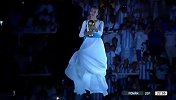 “女神从天而降送上大力神杯” 阿根廷队再次一起庆祝夺冠