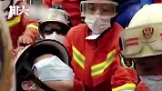 “妈妈还在下面！”男孩泉州坍塌酒店中获救，4小时后母亲被救出