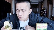 挑战三块黄油一口气吃完！除了油腻剩下的就是想呕吐了！