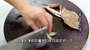 广东人做蟹味鸡煲，确实是有一套，中秋节做一锅待客，太有面子了