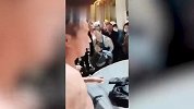 邯郸十几名群众联手救援落水一家三口，获救者找到两名施救者