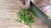土豆丝里加3个鸡蛋，简单一做没想到这么好吃，孩子三天两头点名吃