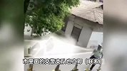 网传湖南一交警遇男子冲卡将其推下斜坡，网信办：市交警纪委已介入
