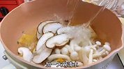 天热不知道吃什么，营养鲜美的三鲜菌菇汤，看一遍就会了